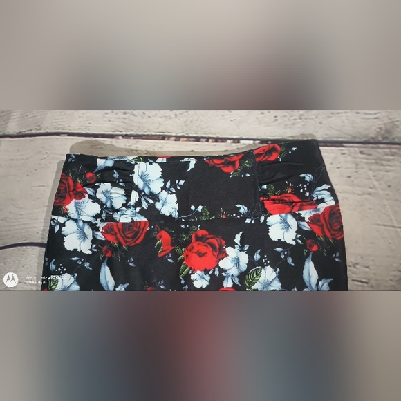 Vintage FloralPrint High-Rise Midi PencilSkirt Black - Picture 6 of 13